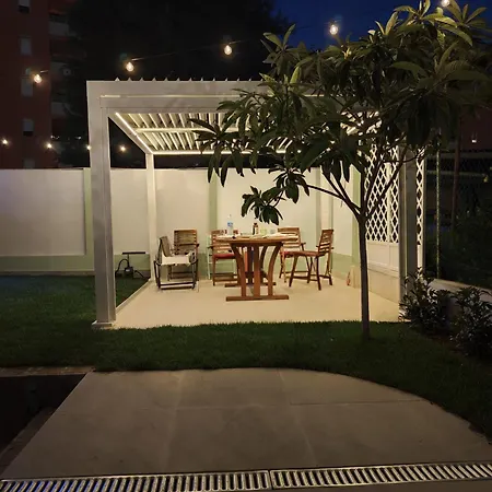 Apartamento La Corte Del Nespolo - Garden & Private Parking Pero